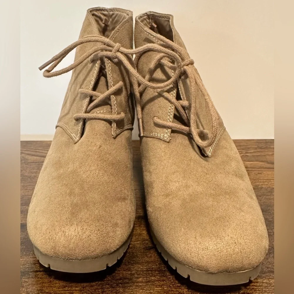Faded Glory Womens Tan Faux Suede Wedge Booties Size 9